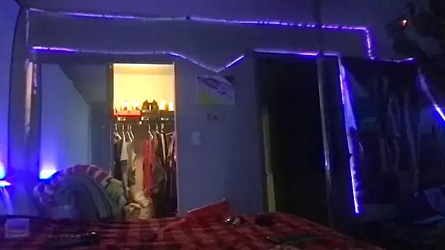 Triggerhappycj100 from StripChat is Freechat