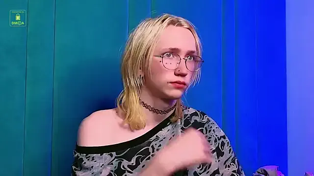 TrissHarper from StripChat is Freechat