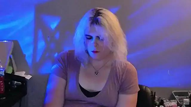 tslunalumen from StripChat is Freechat