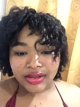 TuyaLes from StripChat is Freechat