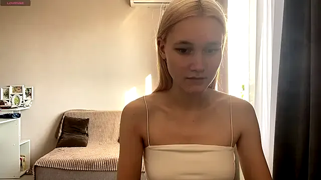 TwinedPeril from StripChat is Freechat