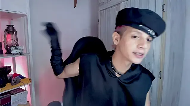 tylernova from StripChat is Freechat