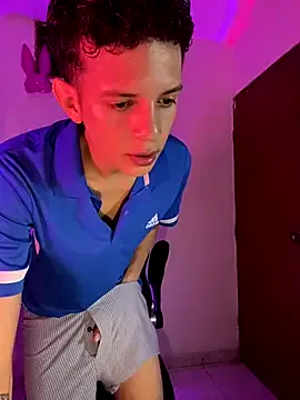 tylernova from StripChat is Freechat