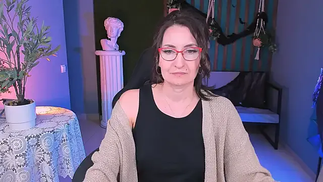 Girls: try live performances with matured performers, from dancing to quirks, in a variety of beautiful sex cams.