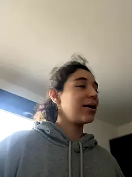 uniquerossie from StripChat is Freechat