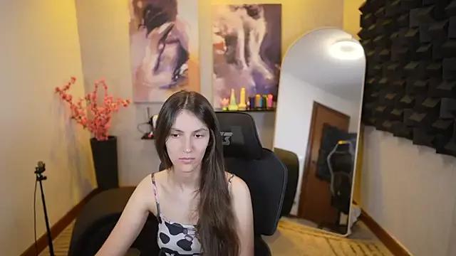Girls: try live performances with matured performers, from dancing to quirks, in a variety of beautiful sex cams.