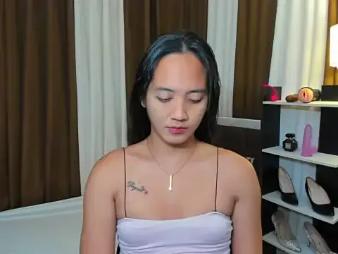 URHottestAngel from StripChat is Freechat