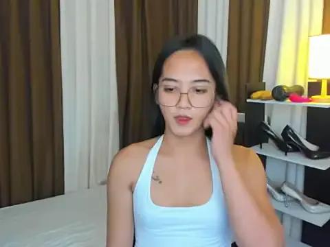 URHottestAngel from StripChat is Freechat