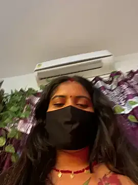 V-Hot-Sweti on StripChat