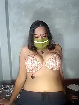 V_HOT_CUTE from StripChat is Freechat