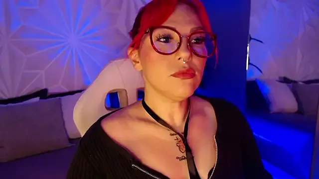 valentina-777 from StripChat is Freechat