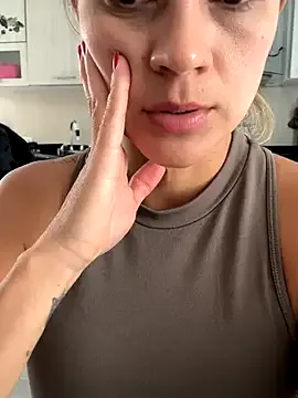 Girls: try live performances with matured performers, from dancing to quirks, in a variety of beautiful sex cams.