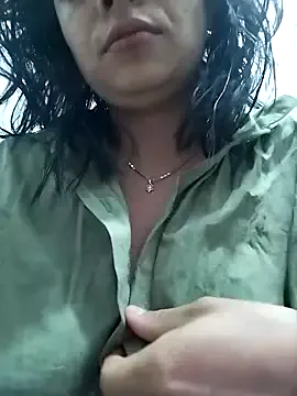 Valentina_Squirt- from StripChat is Freechat