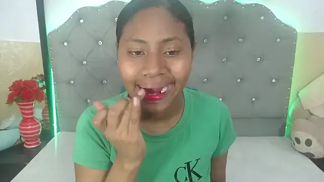 valentinavega18x from StripChat is Freechat