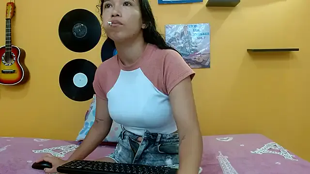 Girls: try live performances with matured performers, from dancing to quirks, in a variety of beautiful sex cams.