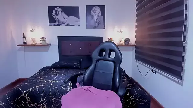 Girls: try live performances with matured performers, from dancing to quirks, in a variety of beautiful sex cams.