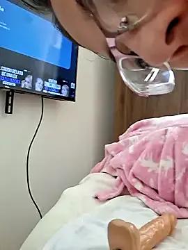 Valeria_Saenz_25 from StripChat is Freechat