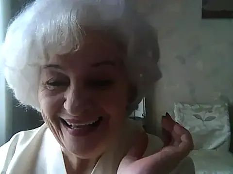 ValeriaKroww from StripChat is Freechat