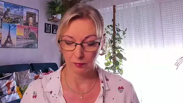 Girls: try live performances with matured performers, from dancing to quirks, in a variety of beautiful sex cams.