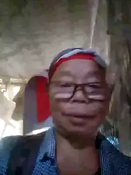 VangLe73 from StripChat