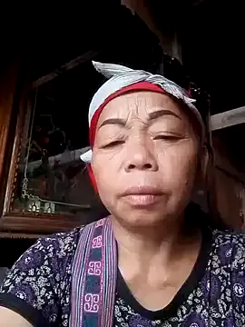 VangLe73 from StripChat