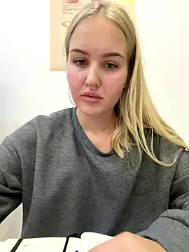 VanillaCakes from StripChat is Freechat