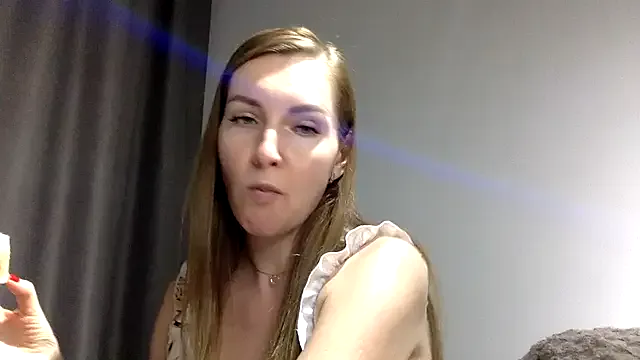 Varnyx from StripChat is Freechat