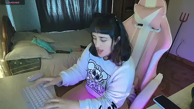 Girls: try live performances with matured performers, from dancing to quirks, in a variety of beautiful sex cams.