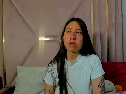 Venus_Morgan from StripChat is Freechat