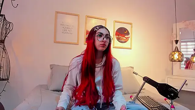 venusevanss from StripChat is Freechat