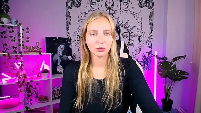 VeronicaAndersen from StripChat is Freechat