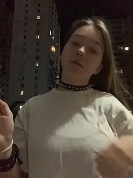 VesnaCrystal from StripChat is Freechat