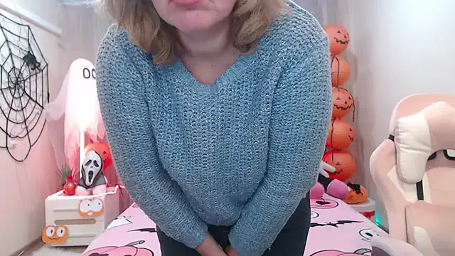VestaWoody from StripChat is Freechat