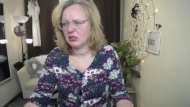 VestaWoody from StripChat is Freechat