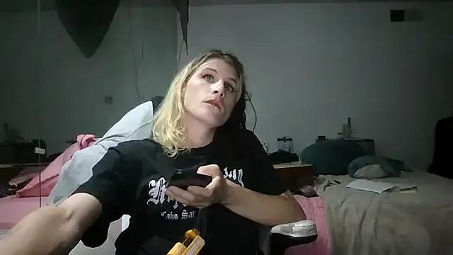VickPicsVermillion from StripChat is Freechat