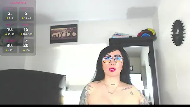 Vicky_hotmilf from StripChat is Freechat