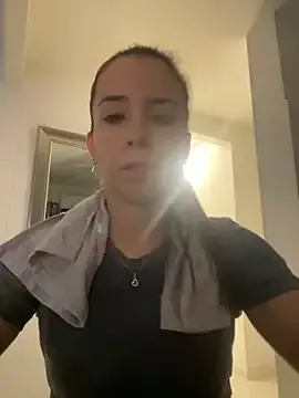 Vicky_ro from StripChat is Freechat