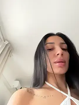 VickyM99 from StripChat is Freechat