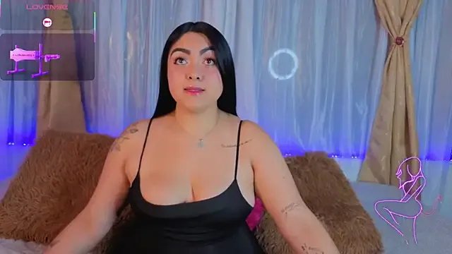 Victoria_Jonhss from StripChat