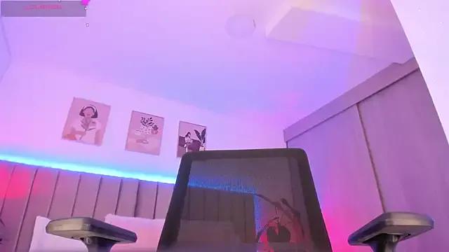 Victoria_romanox from StripChat is Freechat