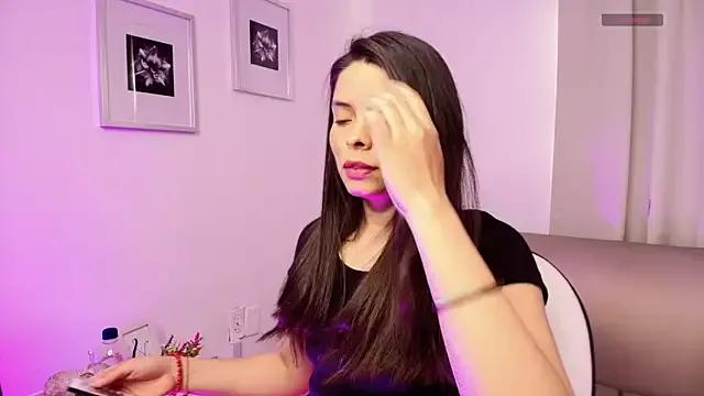 victoria_stern from StripChat is Freechat