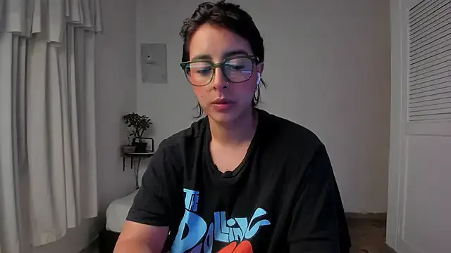 VictoriaAmelie from StripChat is Freechat