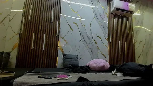 VictoriaDuart from StripChat is Freechat