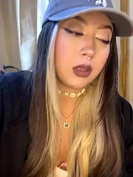VictoriaGerard_Pink from StripChat is Freechat