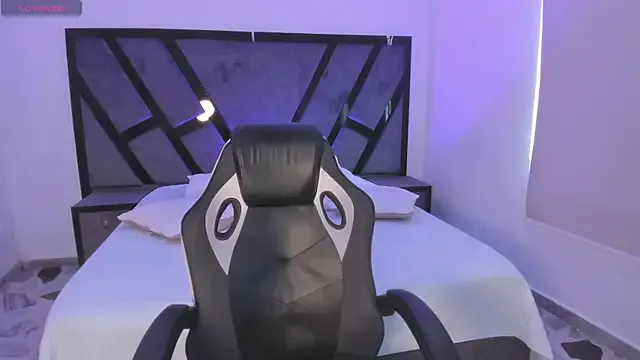 VictoriaMonroee_ from StripChat is Freechat