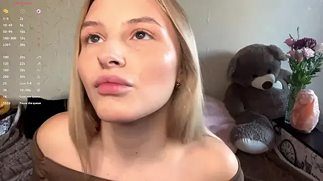 VictoriaMystery from StripChat is Freechat