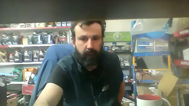 Vihand22 from StripChat