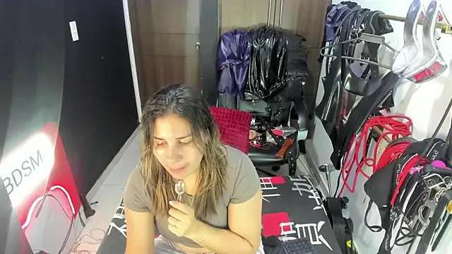 Girls: try live performances with matured performers, from dancing to quirks, in a variety of beautiful sex cams.