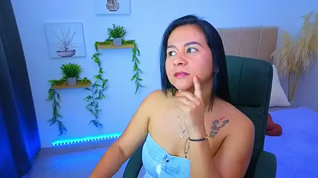 VioletaMedusa from StripChat is Freechat