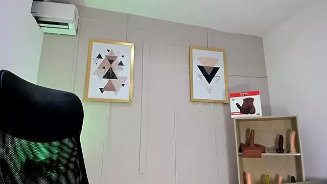 Girls: try live performances with matured performers, from dancing to quirks, in a variety of beautiful sex cams.
